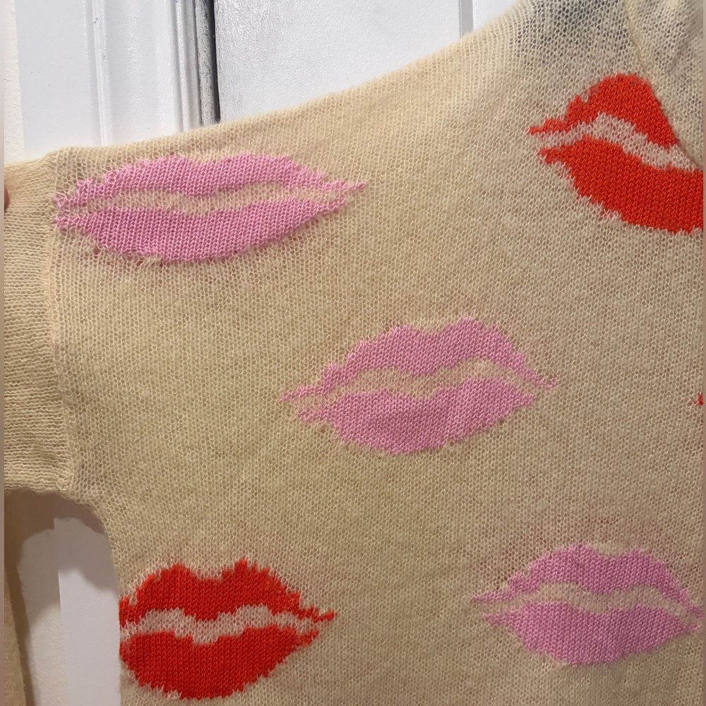 Wildfox Cream Hooded Sweater with Red and Pink Lip Motif - Picture 3 of 14